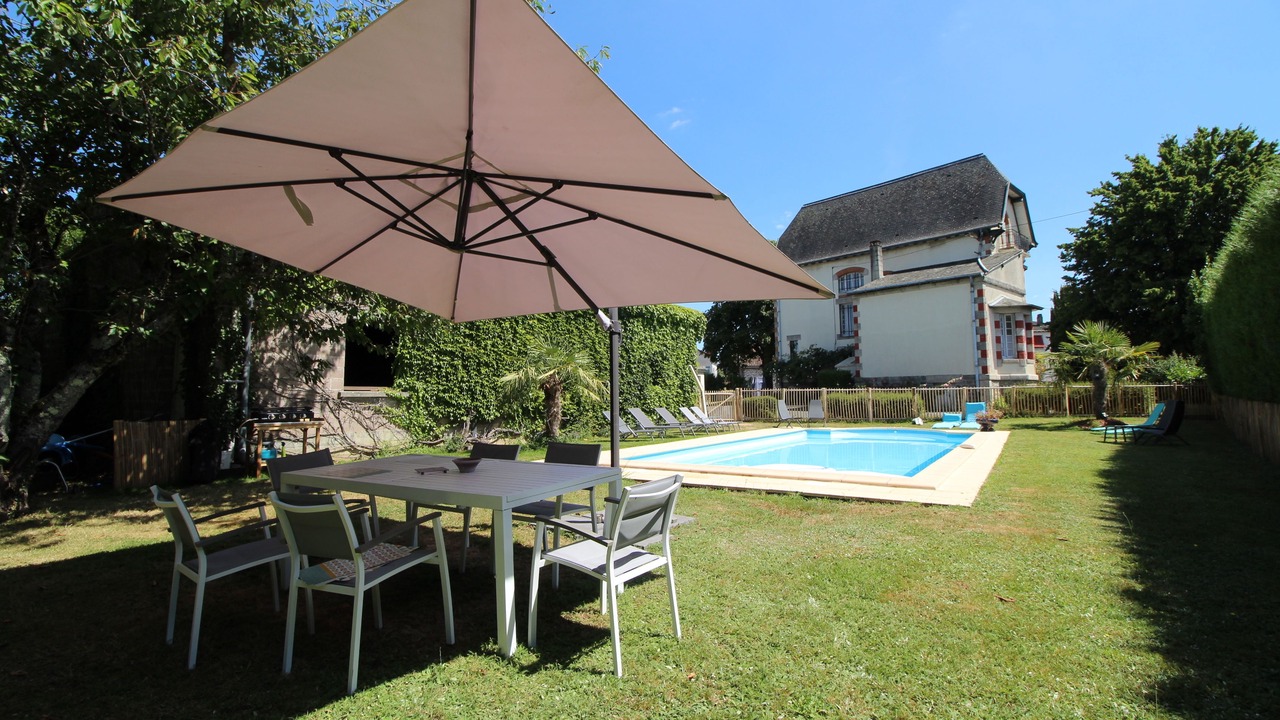 Photo of Outdoor in Chalus