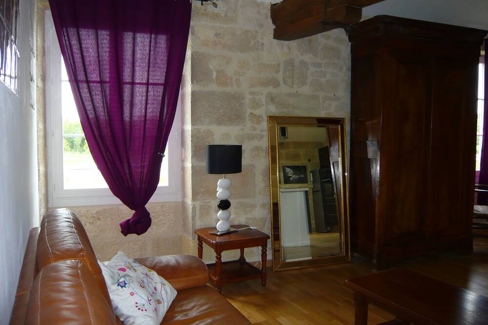 Photo of Livingroom in Bourg-sur-Gironde