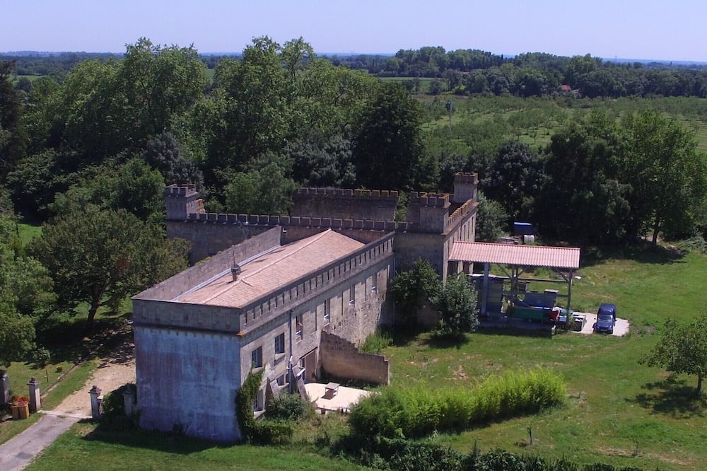 Photo of Outdoor in Bourg-sur-Gironde