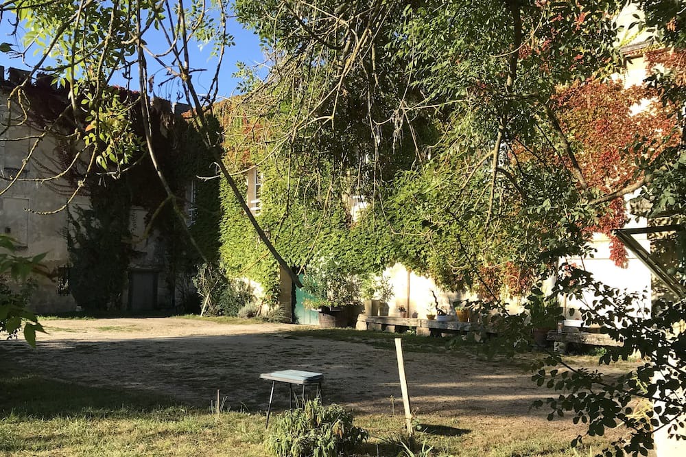 Photo of Outdoor in Bourg-sur-Gironde