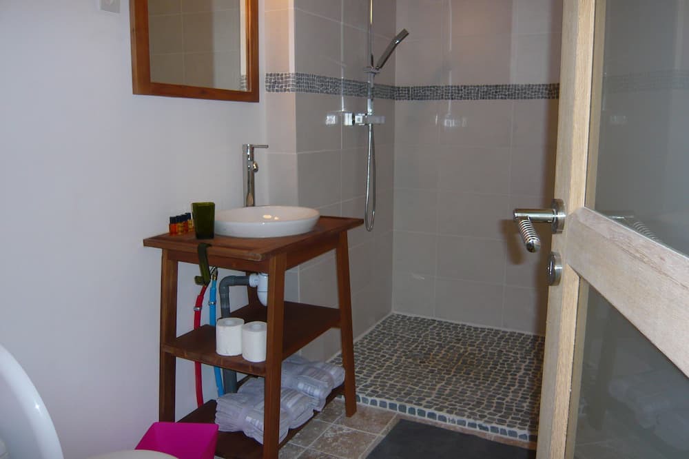 Photo of Bathroom in Bourg-sur-Gironde