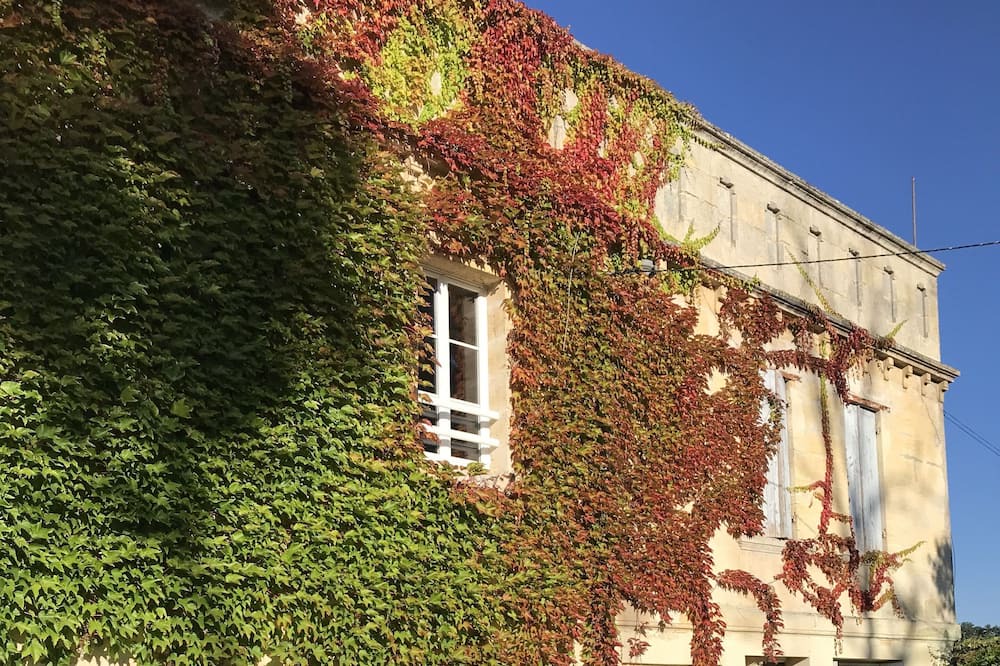 Photo of Outdoor in Bourg-sur-Gironde