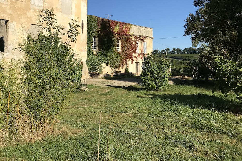 Photo of Outdoor in Bourg-sur-Gironde