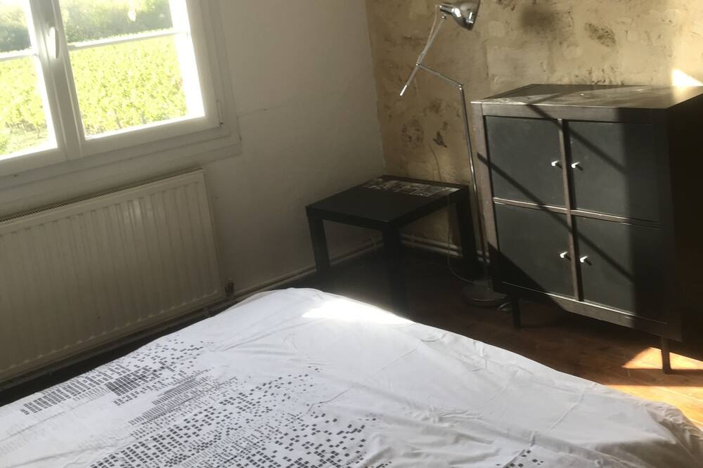 Photo of Bedroom in Bourg-sur-Gironde