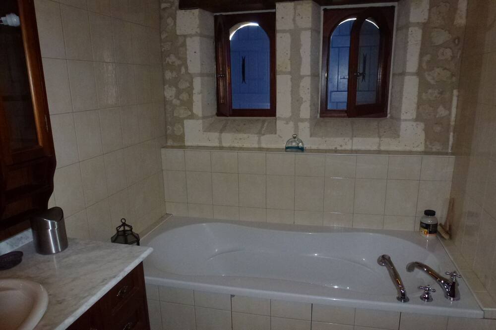 Photo of Bathroom in Salles-Lavalette