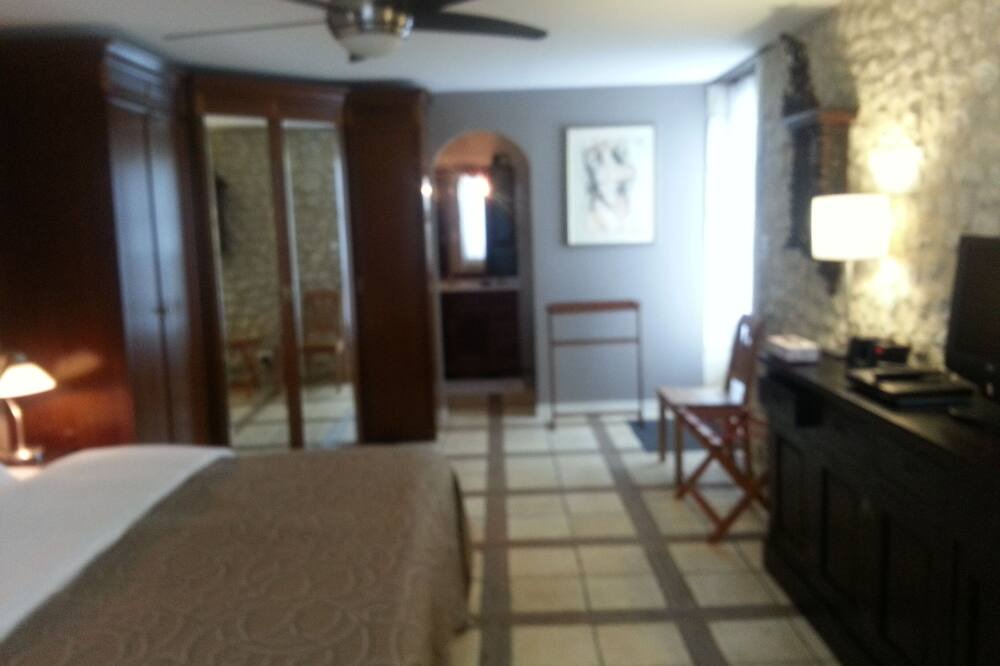Photo of Bedroom in Salles-Lavalette