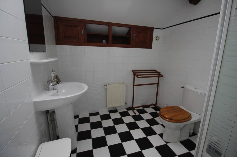 Photo of Bathroom in Salles-Lavalette