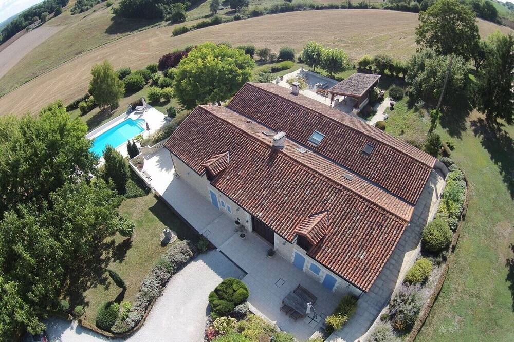 Photo of Outdoor in Salles-Lavalette
