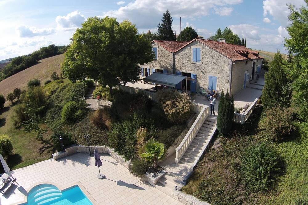 Photo of Outdoor in Salles-Lavalette