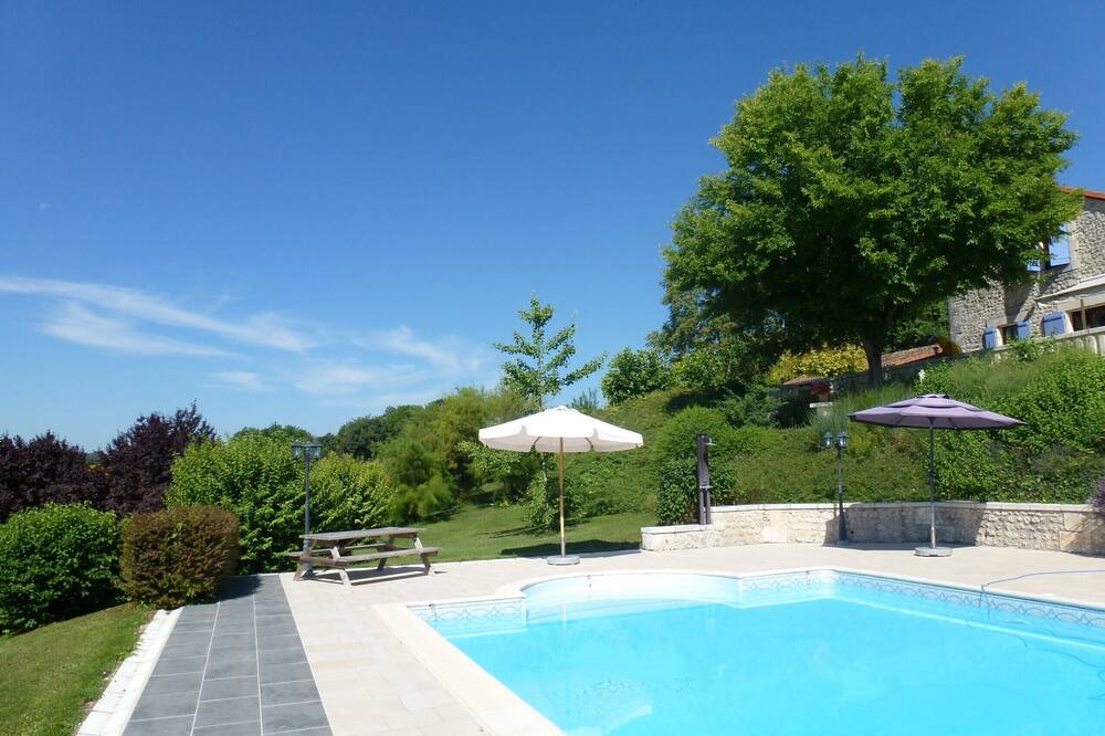 Photo of Outdoor in Salles-Lavalette