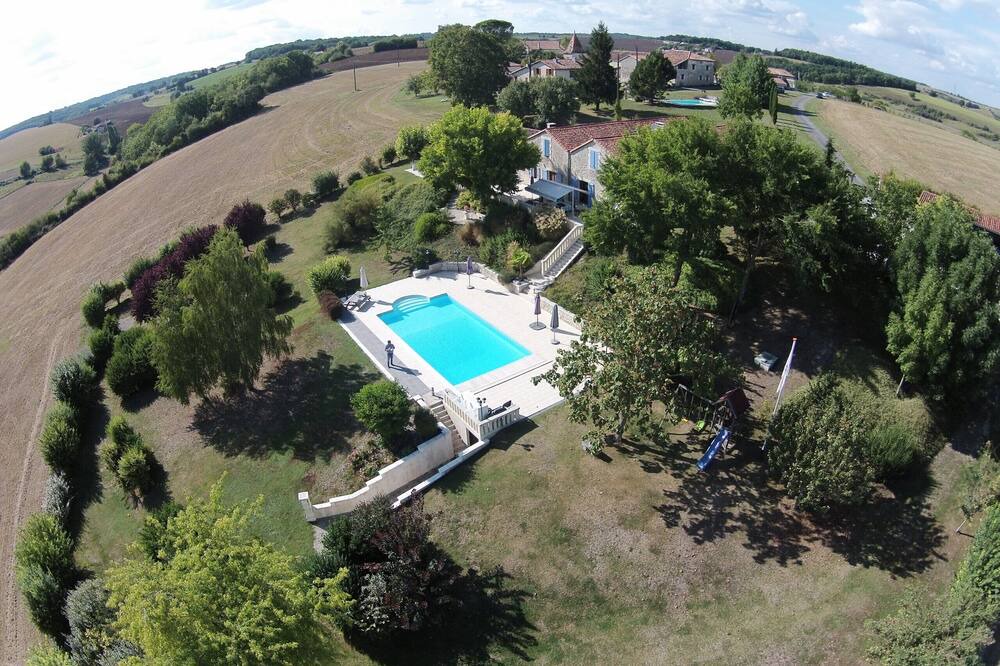 Photo of Outdoor in Salles-Lavalette