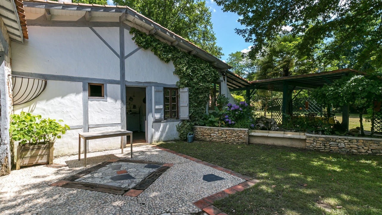 Photo of Outdoor in Laluque