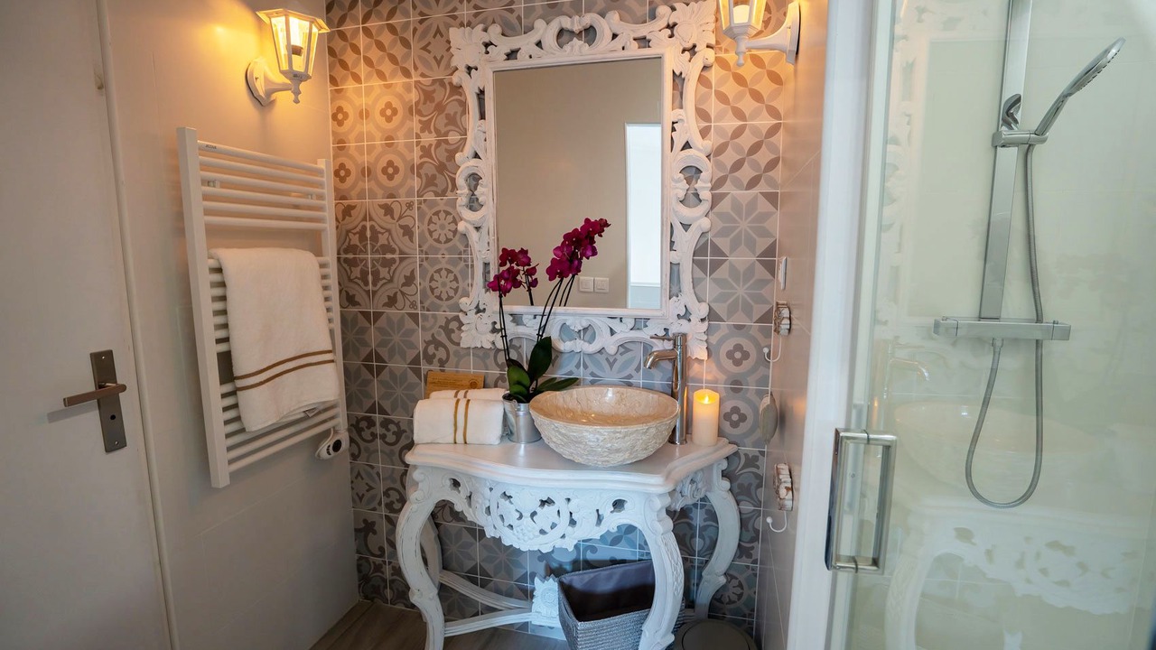 Photo of Bathroom in Capucins - Victoire