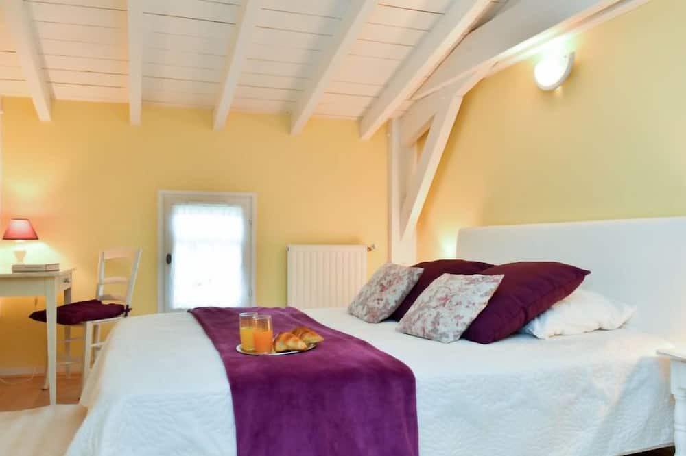 Photo of Bedroom in Mano