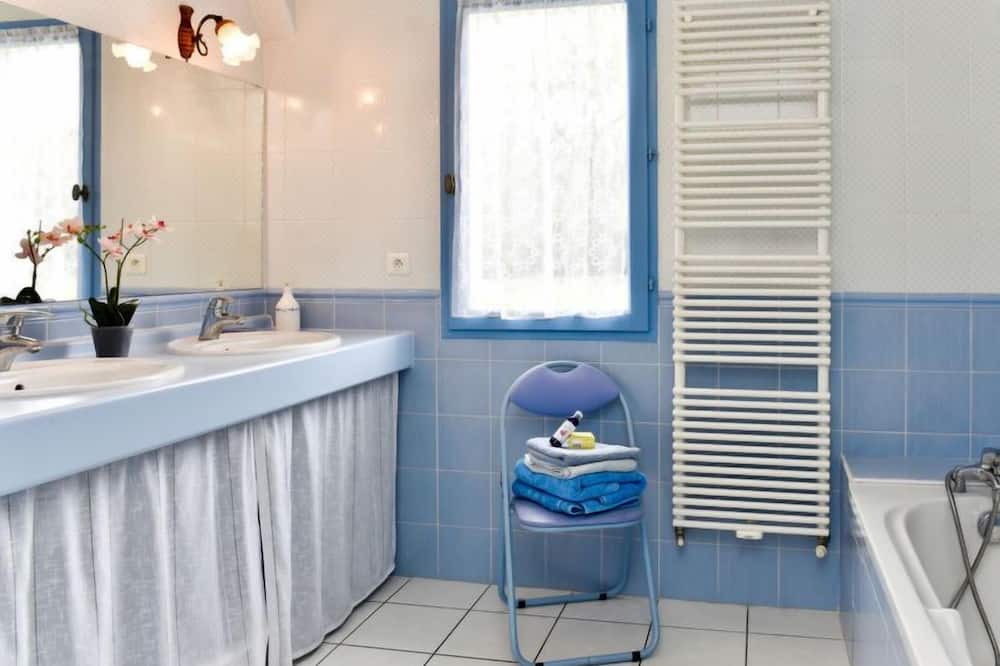 Photo of Bathroom in Mano