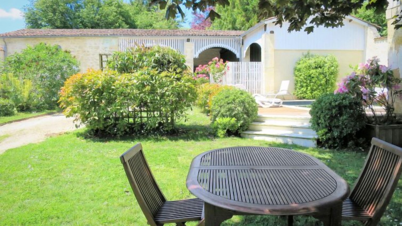 Photo of Outdoor in Vertheuil