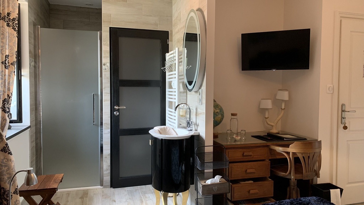 Photo of Bathroom in Chauray