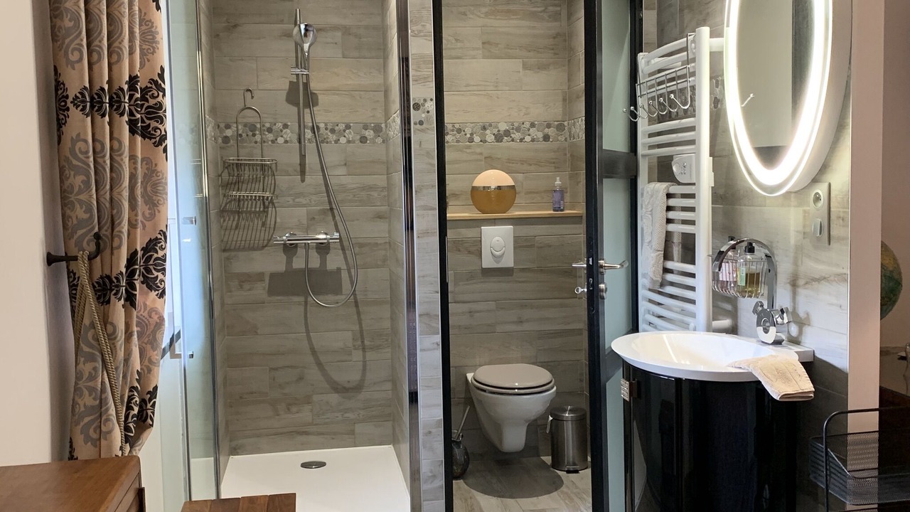 Photo of Bathroom in Chauray