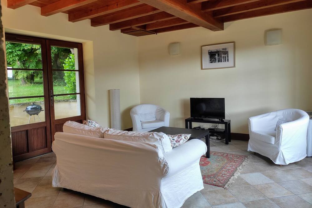 Photo of Livingroom in Montboyer