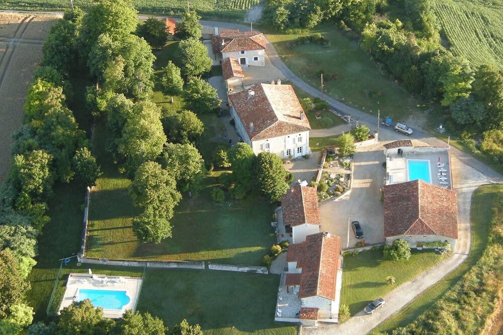 Photo of Outdoor in Montboyer