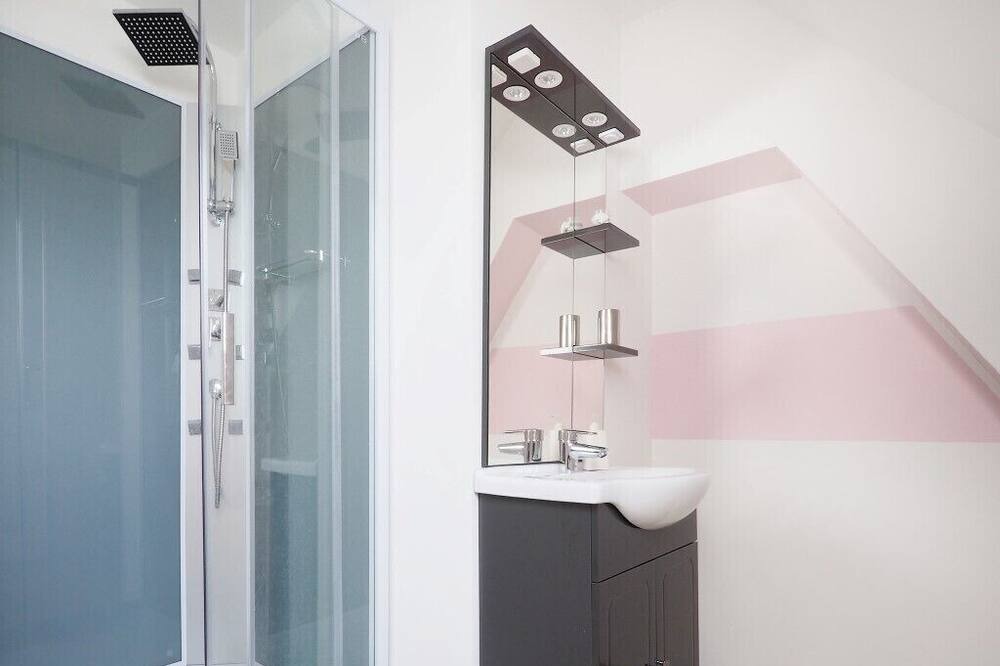 Photo of Bathroom in Coteaux Perigourdins