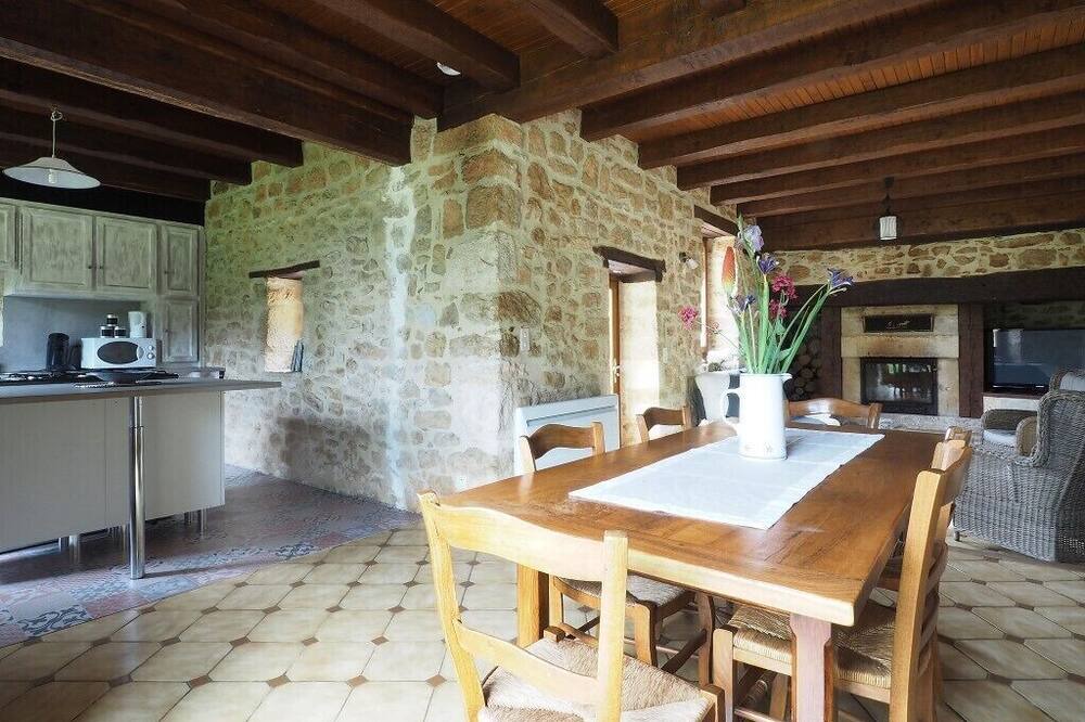 Photo of Kitchen in Coteaux Perigourdins