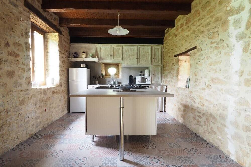 Photo of Kitchen in Coteaux Perigourdins