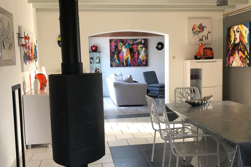 Photo of Livingroom in LHoumeau