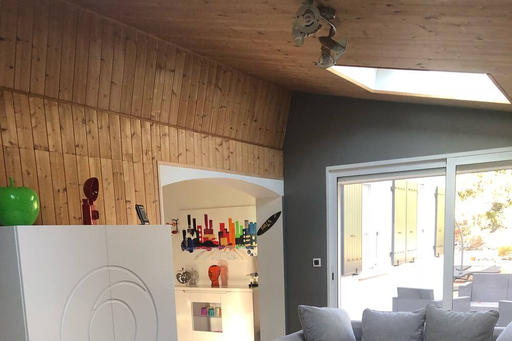 Photo of Livingroom in LHoumeau