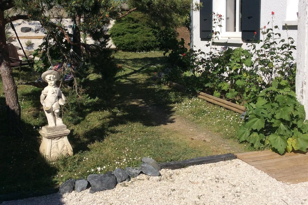 Photo of Outdoor in LHoumeau
