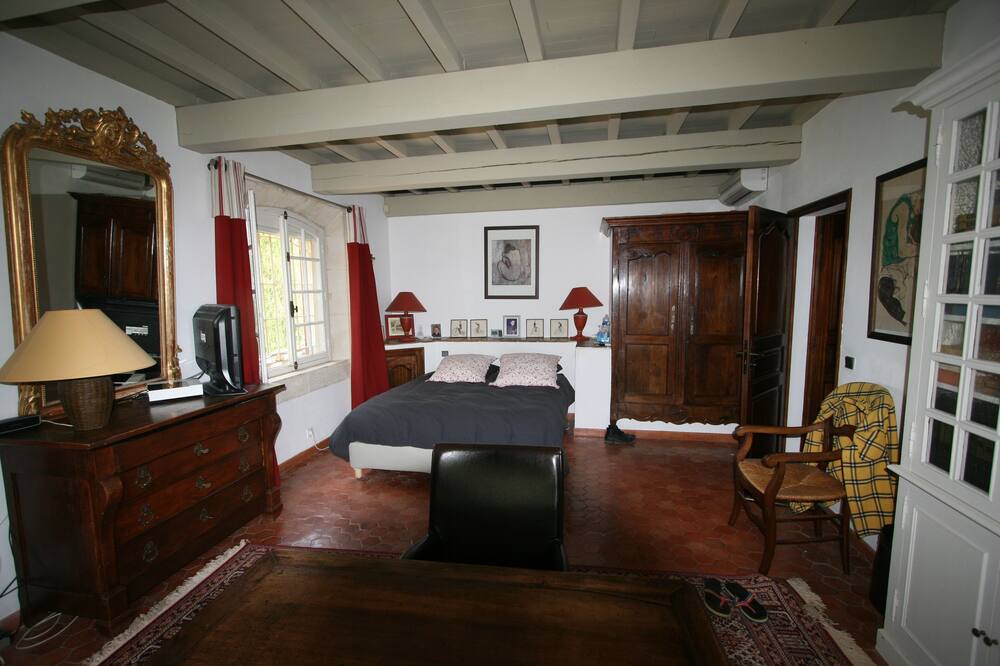 Photo of Bedroom in Les Baux-de-Provence