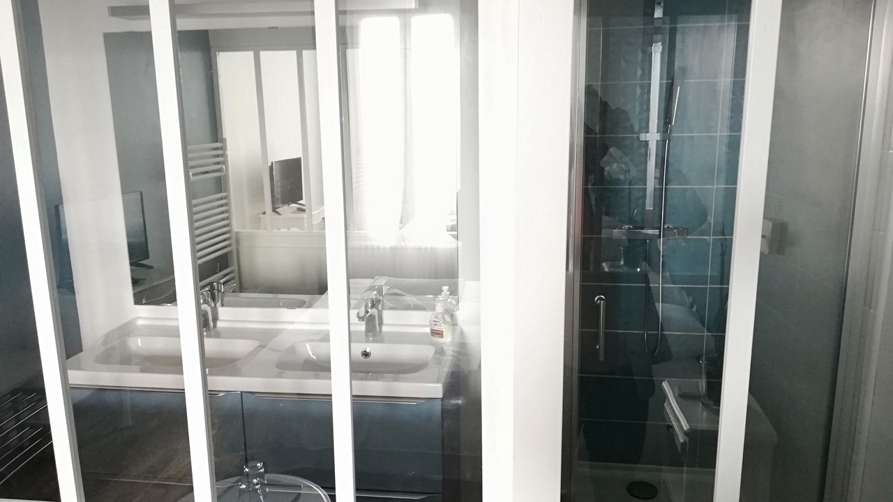 Photo of Bathroom in Centre Ville