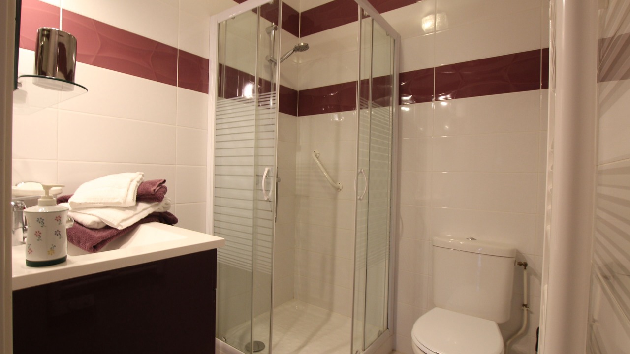 Photo of Bathroom in Lay-Lamidou