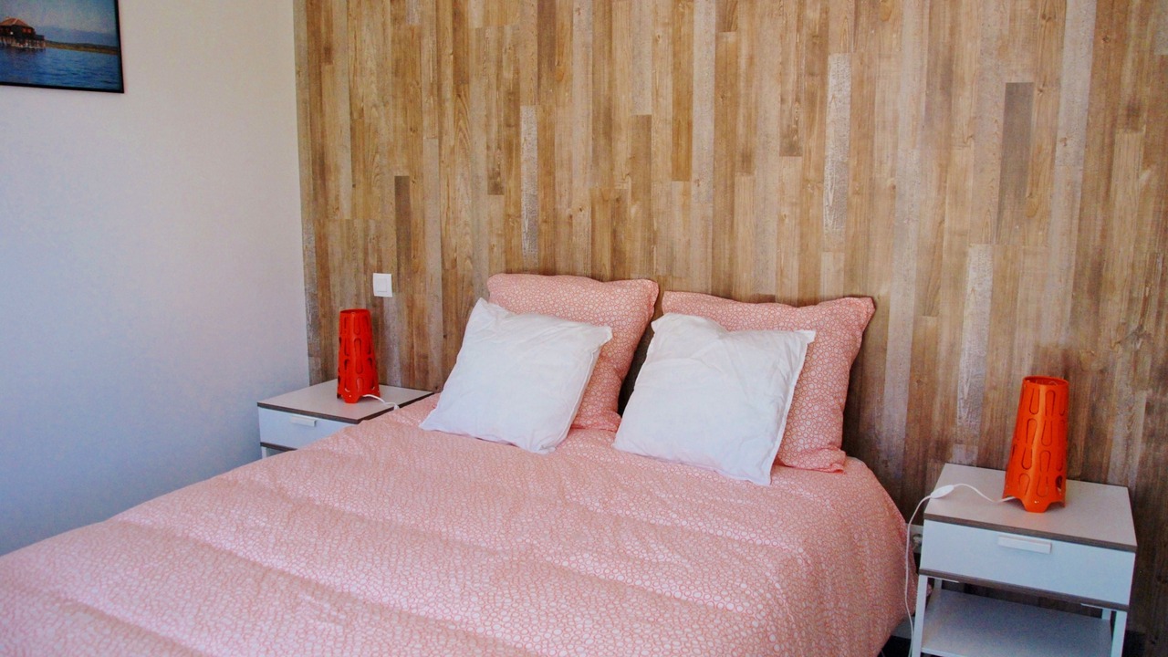 Photo of Bedroom in Lanton