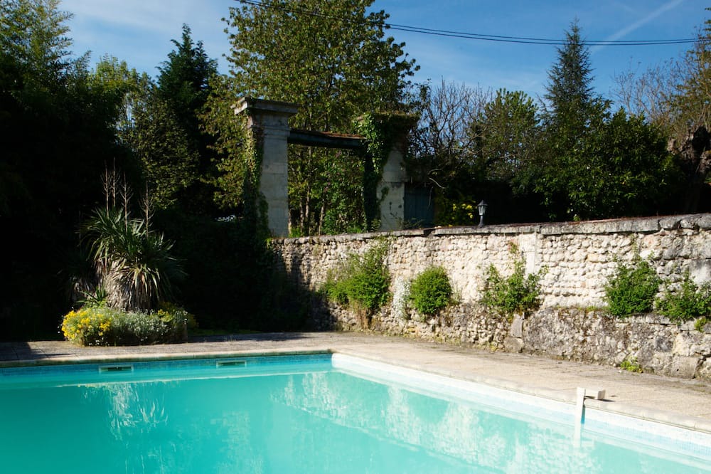 Photo of Outdoor in Saint-Romain