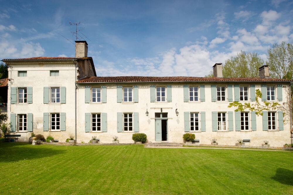 Photo of Outdoor in Saint-Romain