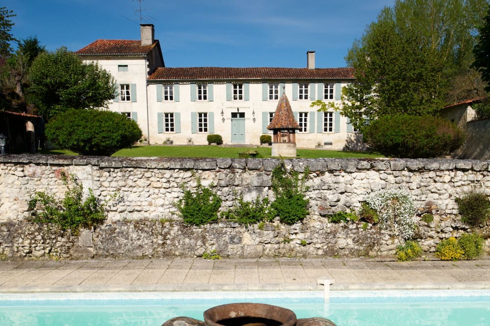 Photo of Outdoor in Saint-Romain