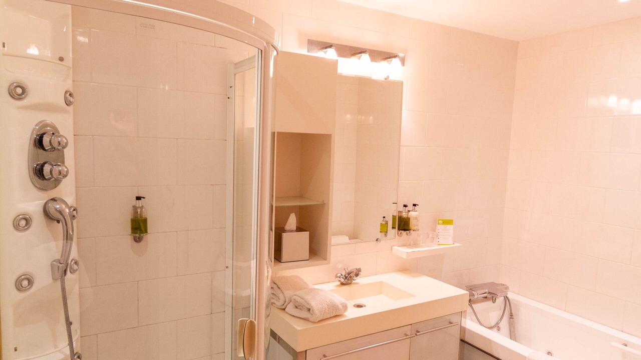Photo of Bathroom in Martillac