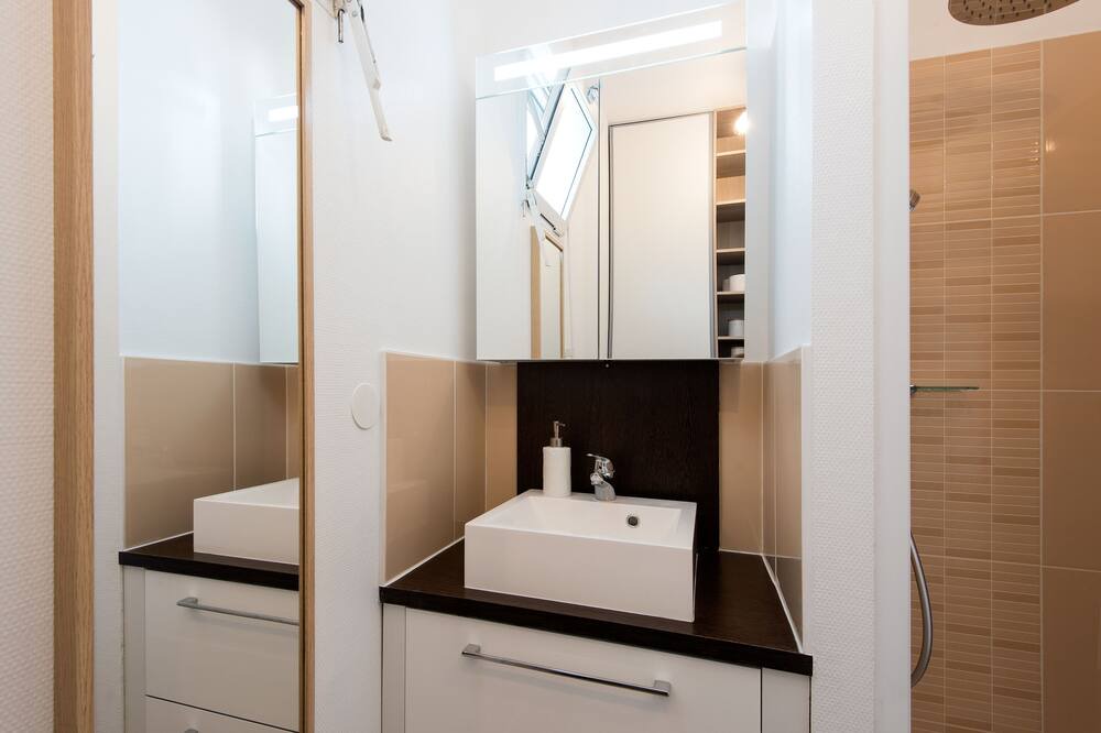 Photo of Bathroom in La Rochelle City Centre