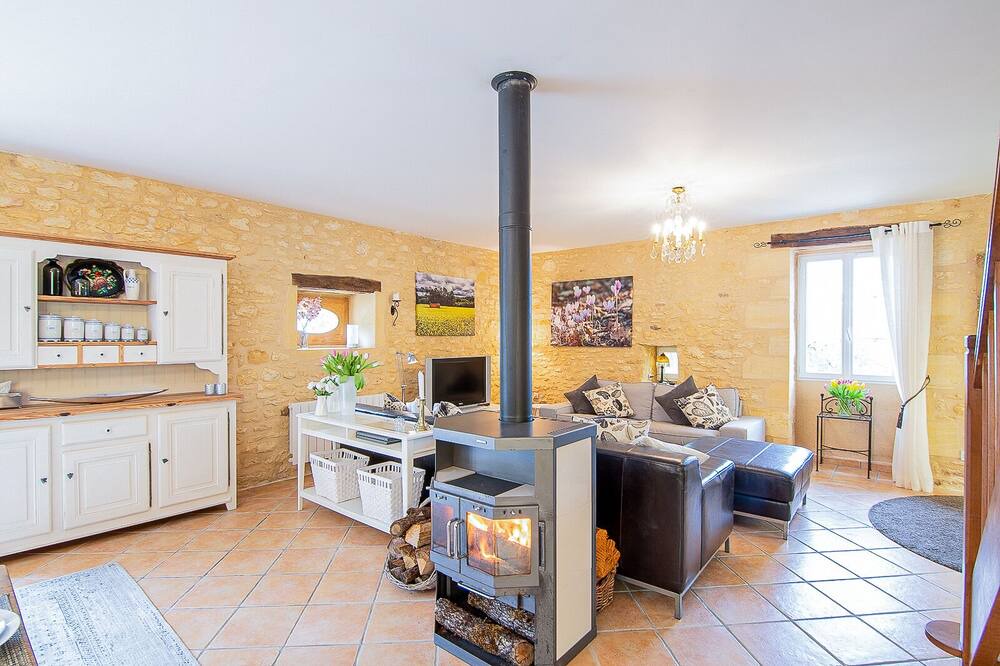 Photo of Livingroom in Saint-Crepin-et-Carlucet