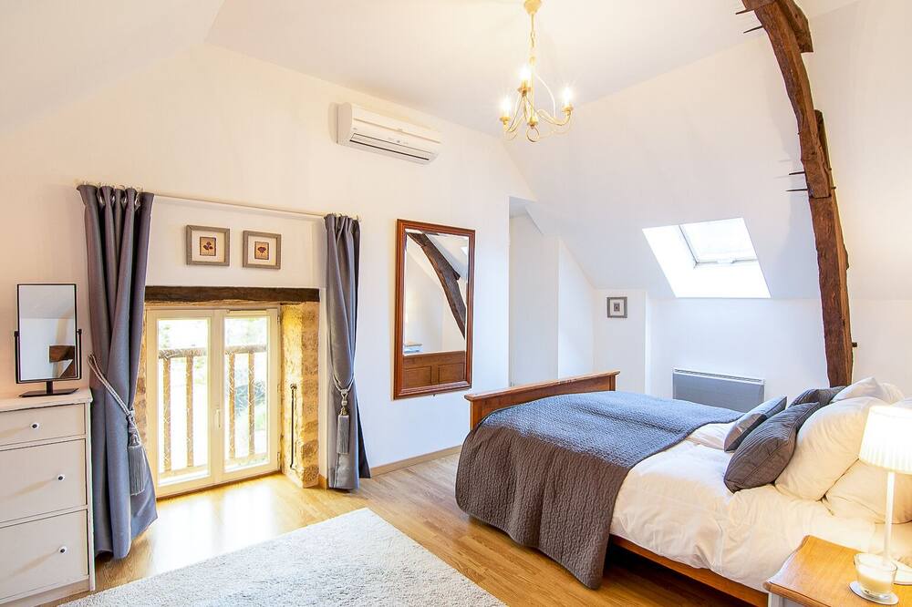 Photo of Bedroom in Saint-Crepin-et-Carlucet