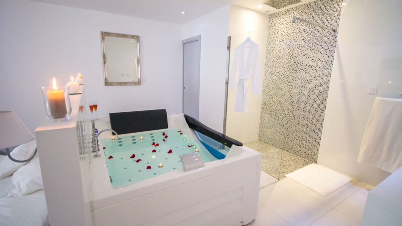 Photo of Bathroom in Victor Hugo - Saint-Augustin