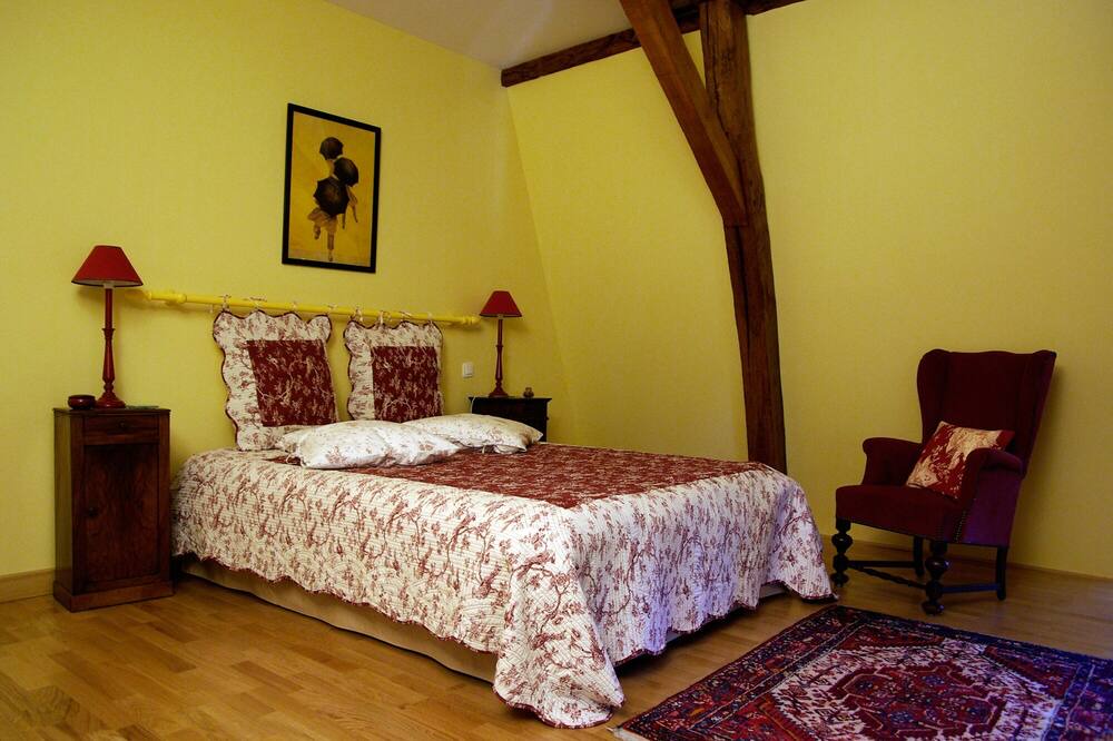 Photo of Bedroom in Villamblard