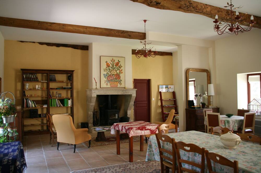 Photo of Livingroom in Villamblard
