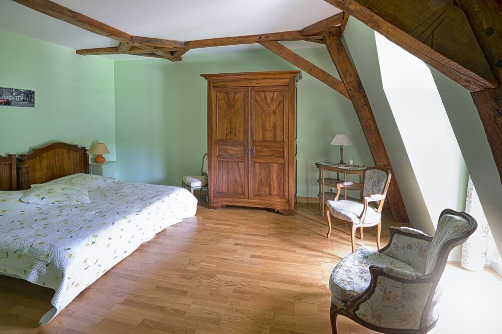 Photo of Bedroom in Villamblard