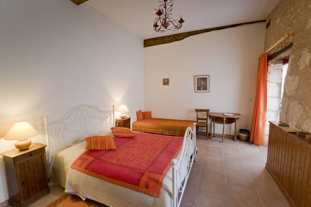 Photo of Bedroom in Villamblard