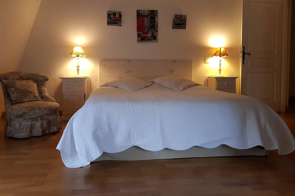 Photo of Bedroom in Villamblard