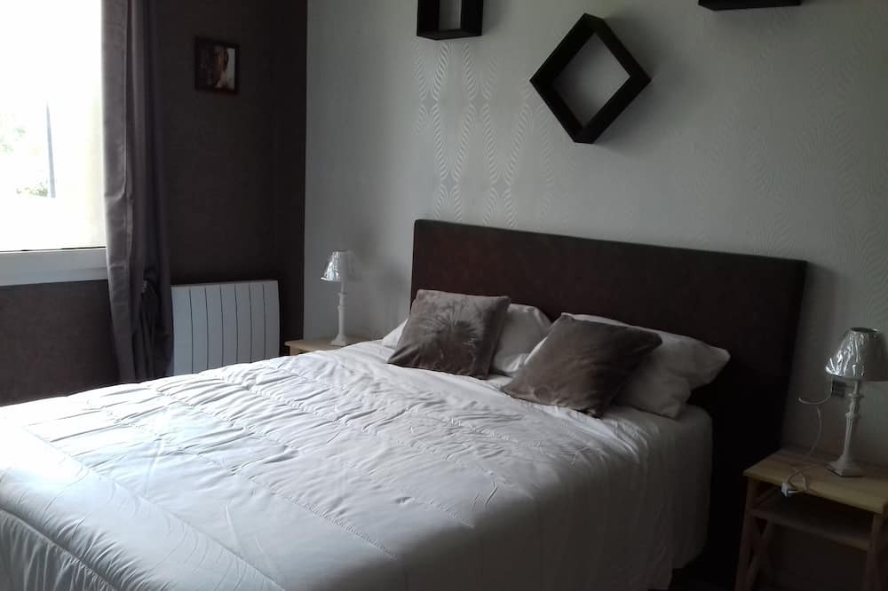 Photo of Bedroom in Saint-Loup-Lamaire