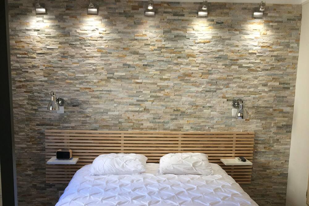 Photo of Bedroom in Saint-Lazare