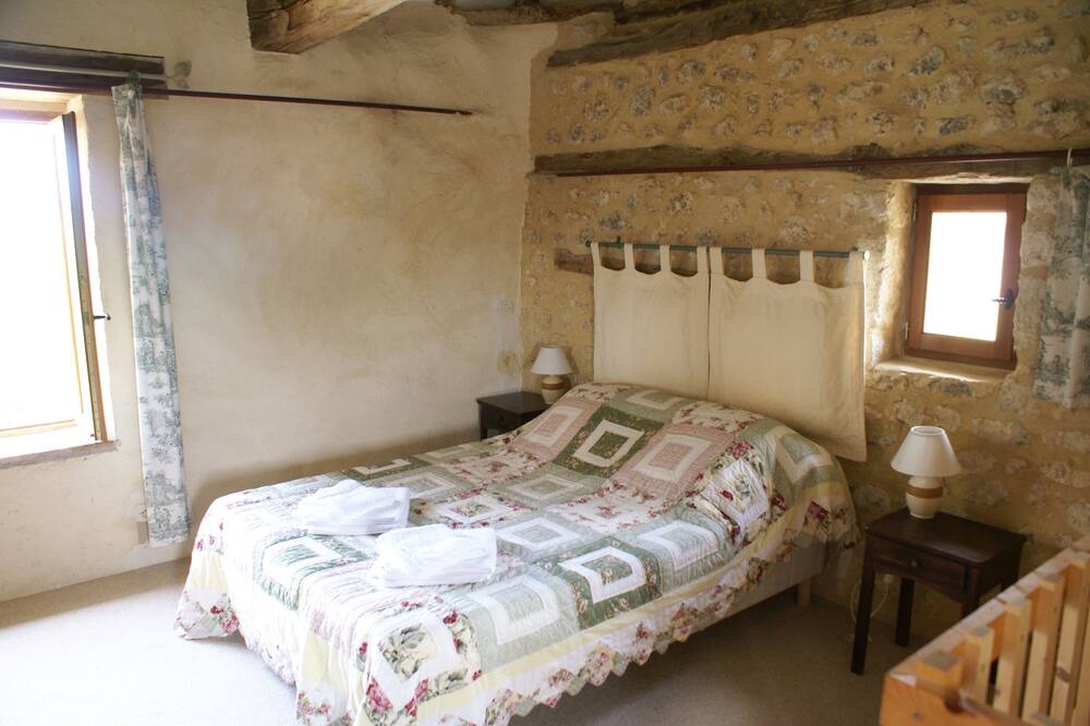 Photo of Bedroom in Conne-de-Labarde